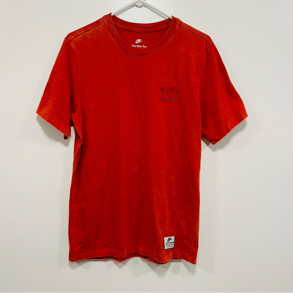 Nike Men's Red orange T-Shirt size small